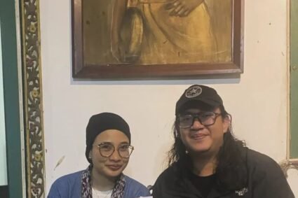 Penulis dan Novelis Okky Madasari Unggah Foto dan Keprihatinan bagi Andrie Yunus