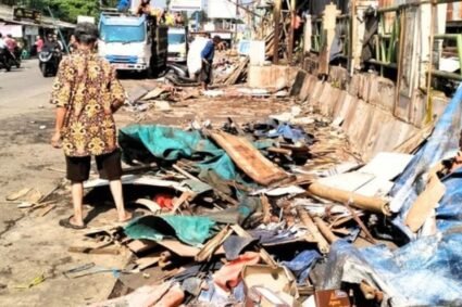 Dibongkar, Bangunan  Langgar Sempadan  di Kawasan Rawan Macet di Kawasan Wisata Puncak
