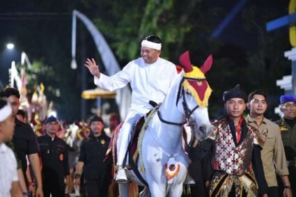 Gubernur Jawa Barat KDM Ajak Warga Meriahkan Kirab Mahkota Binokasih di Cianjur dan  Bogor