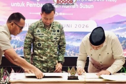 Rudy Susmanto Serahkan Hibah Lahan kepada Paspampres Untuk Pembangunan Rumah Susun