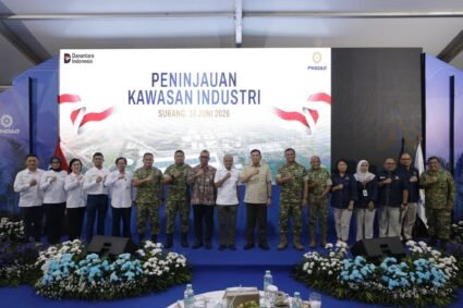 Menteri Pertahanan Sjafrie Sjamsoeddin Tinjau Kawasan Pengembangan Proyek Mobil Nasional di Kabupaten Subang