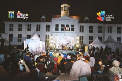 Bioskop Keliling Hibur Warga Jakarta