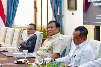 Presiden Prabowo Subianto Bahas  Kesehatan dan Hukum dengan Sejumlah Menteri dan Pimpinan Lembaga