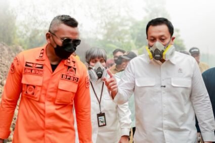 Wamen Lingkungan Hidup Diaz Hendropriyono Datangi Lokasi Kebakaran TPAS Galuga Kota Bogor