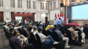 Sejumlah wartawan senior sedang menunggu antrian